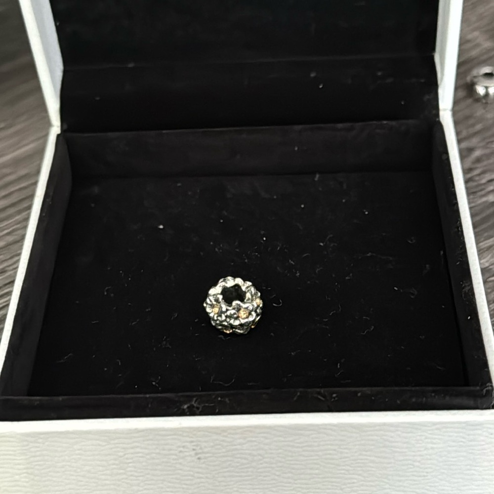 Pandora flower charm